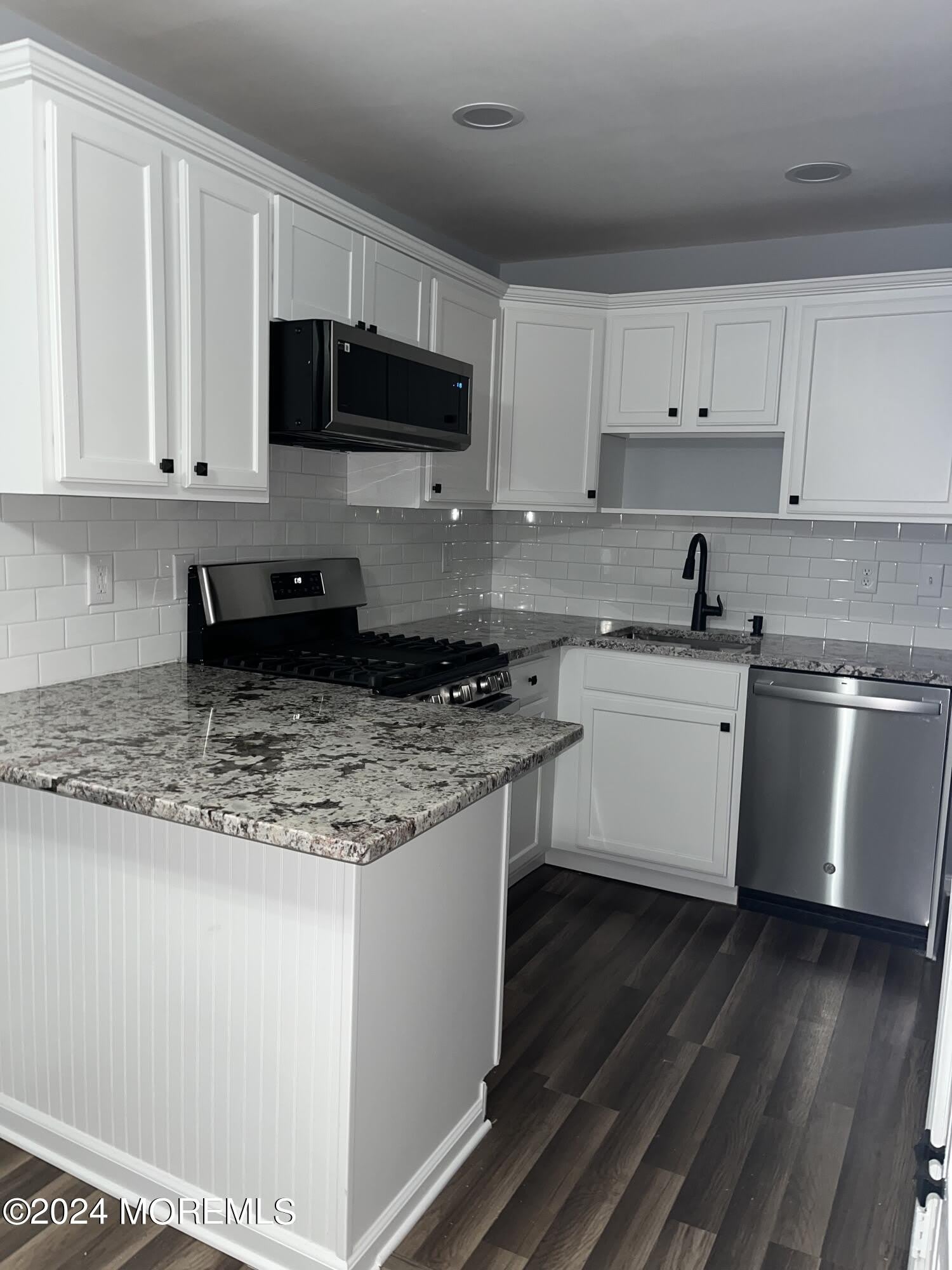 186 Ocean Avenue – photo 1