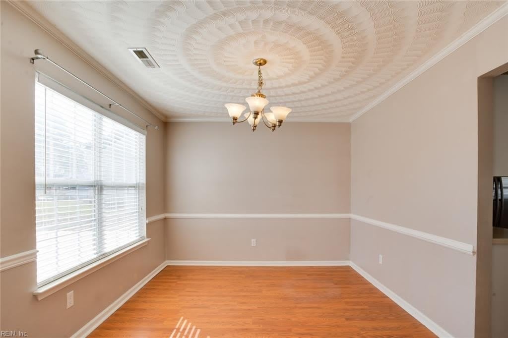 2105 King Street – photo 2
