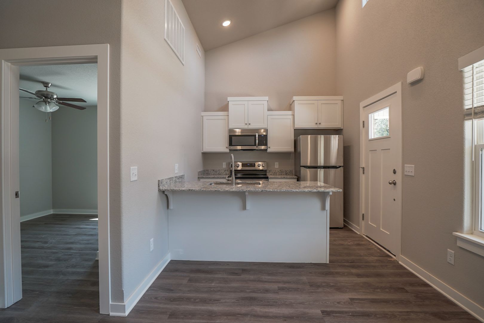 2 Bed 2 Bath Home in Fayetteville! – photo 2