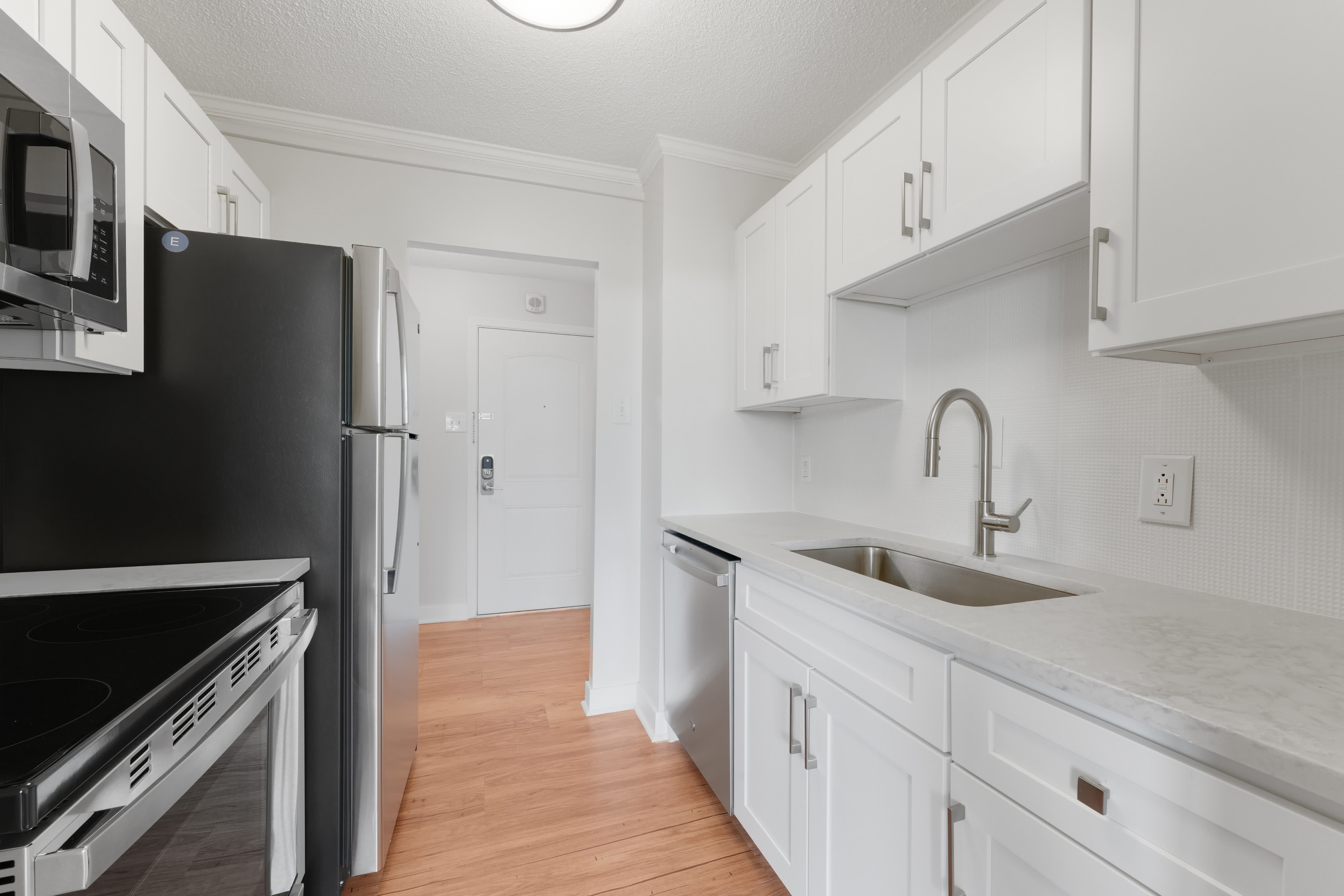 Riverside Apartments – photo 4