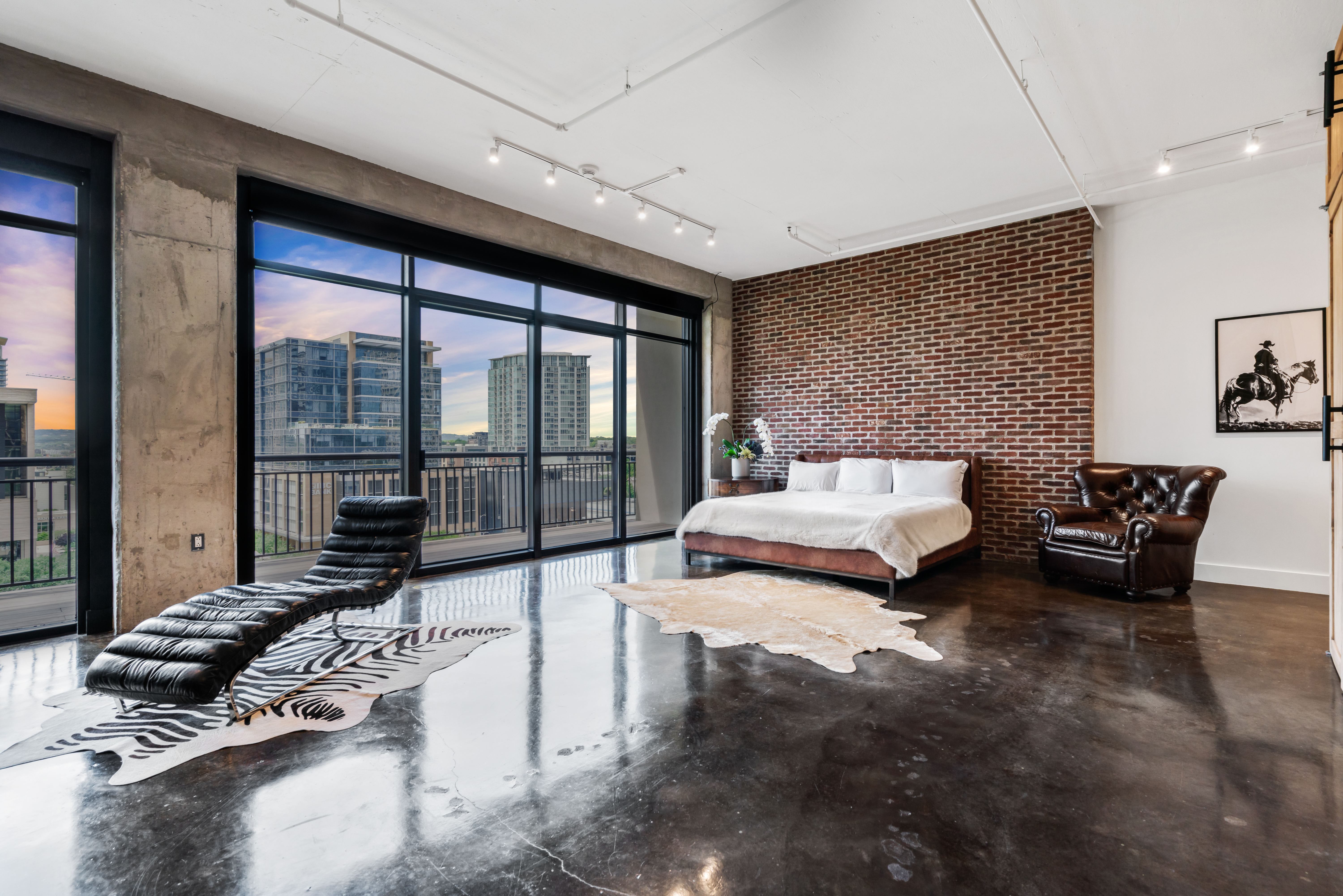 311 West 5th Street – photo 4