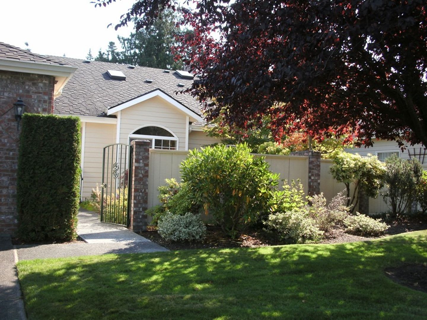 Comfortable Condo For Lease – photo 1