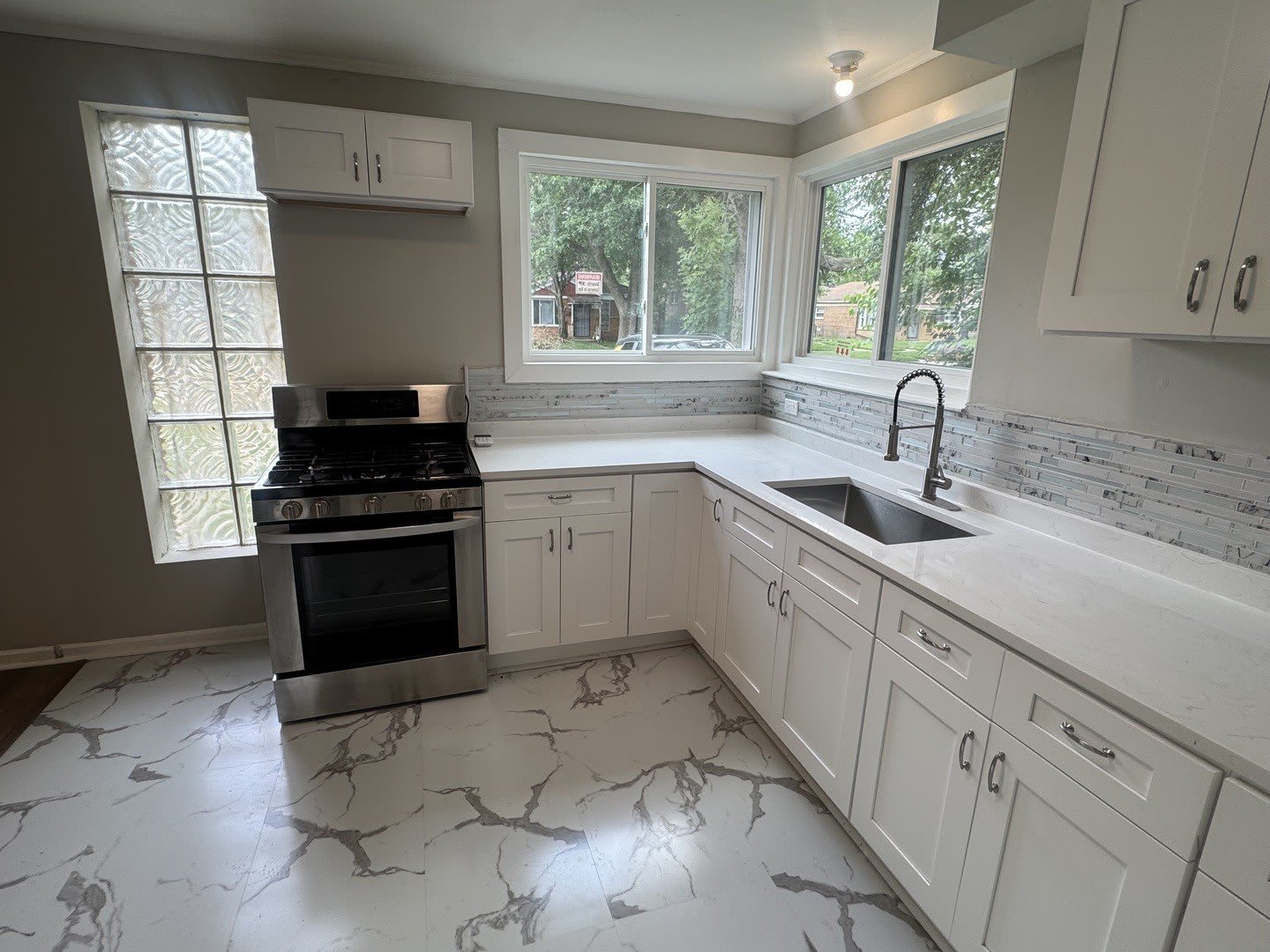 14428 University Avenue – photo 5