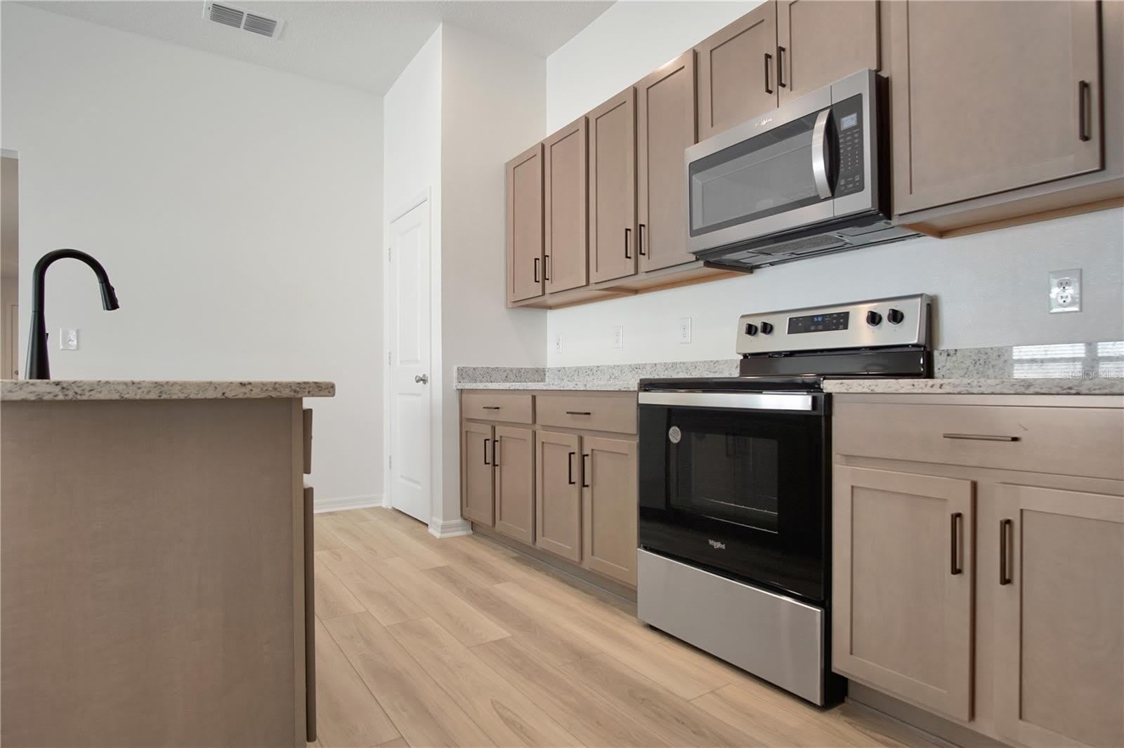 9224 WESTSIDE HILLS Drive – photo 4