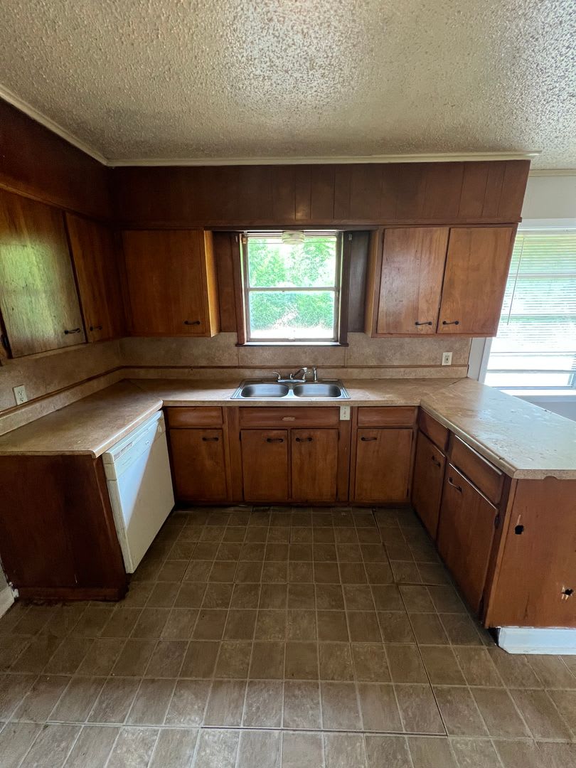 919 Pine Tree Dr – photo 3