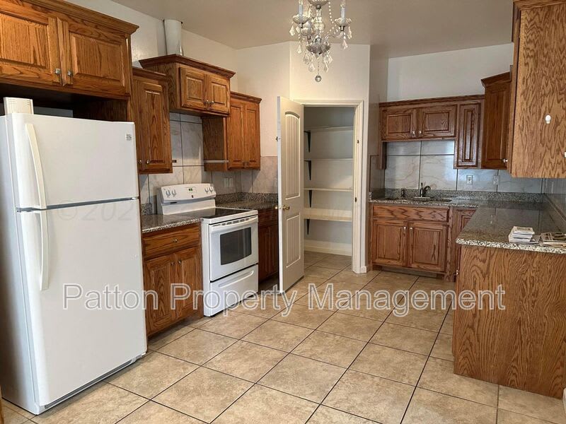746 North Williams Street – photo 3