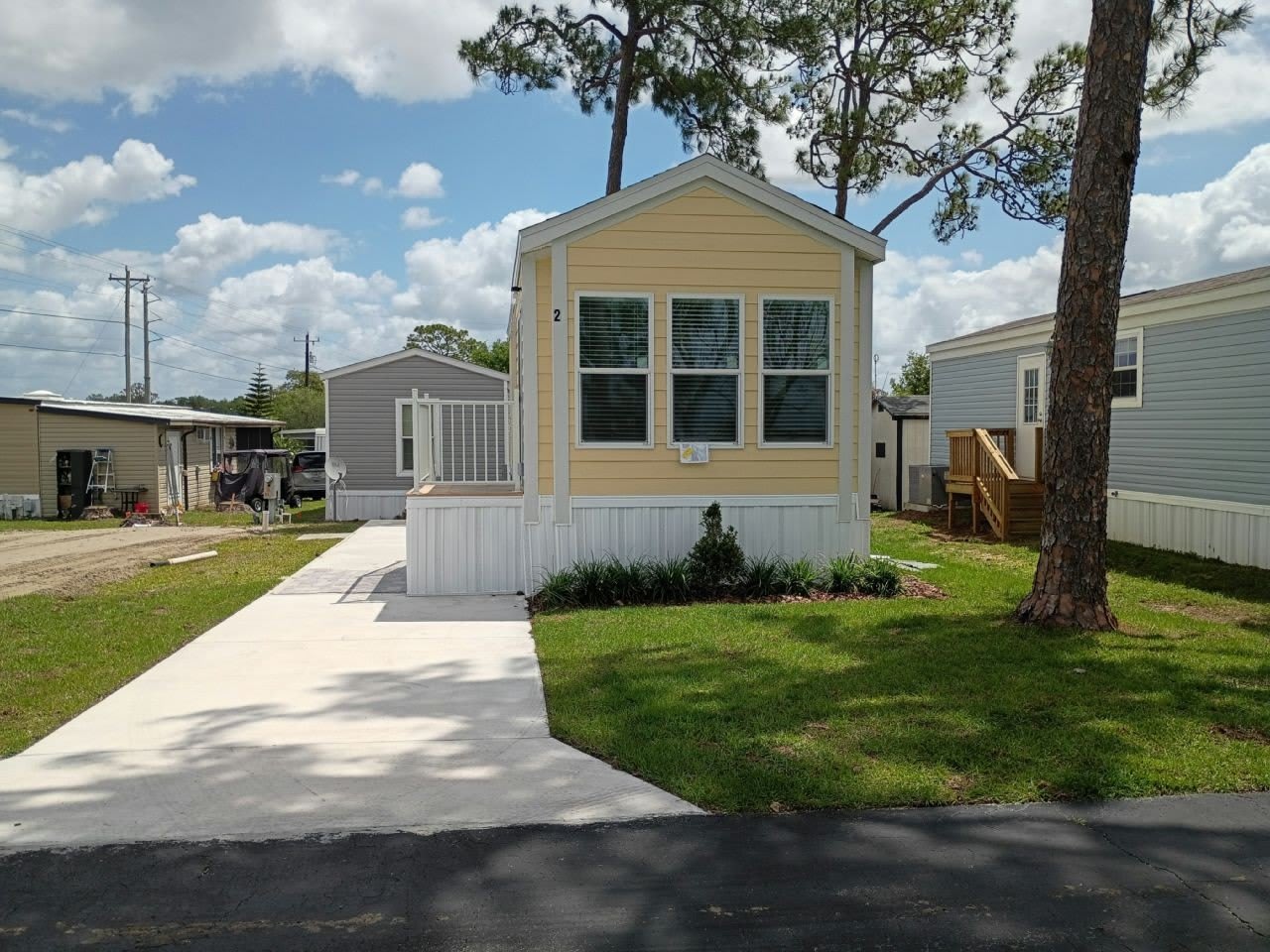 4 Anita Dr – photo 1