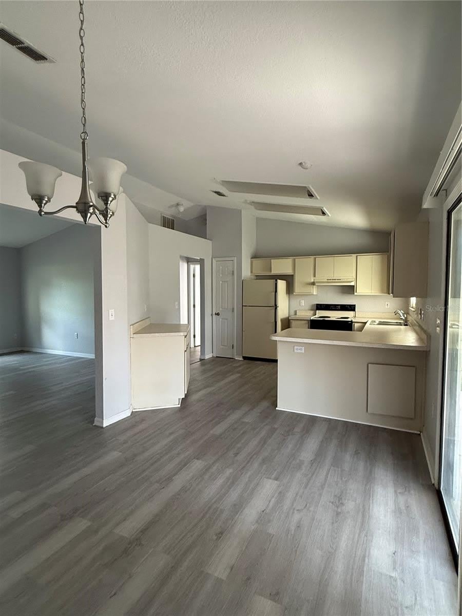 22 HEMLOCK Terrace – photo 2