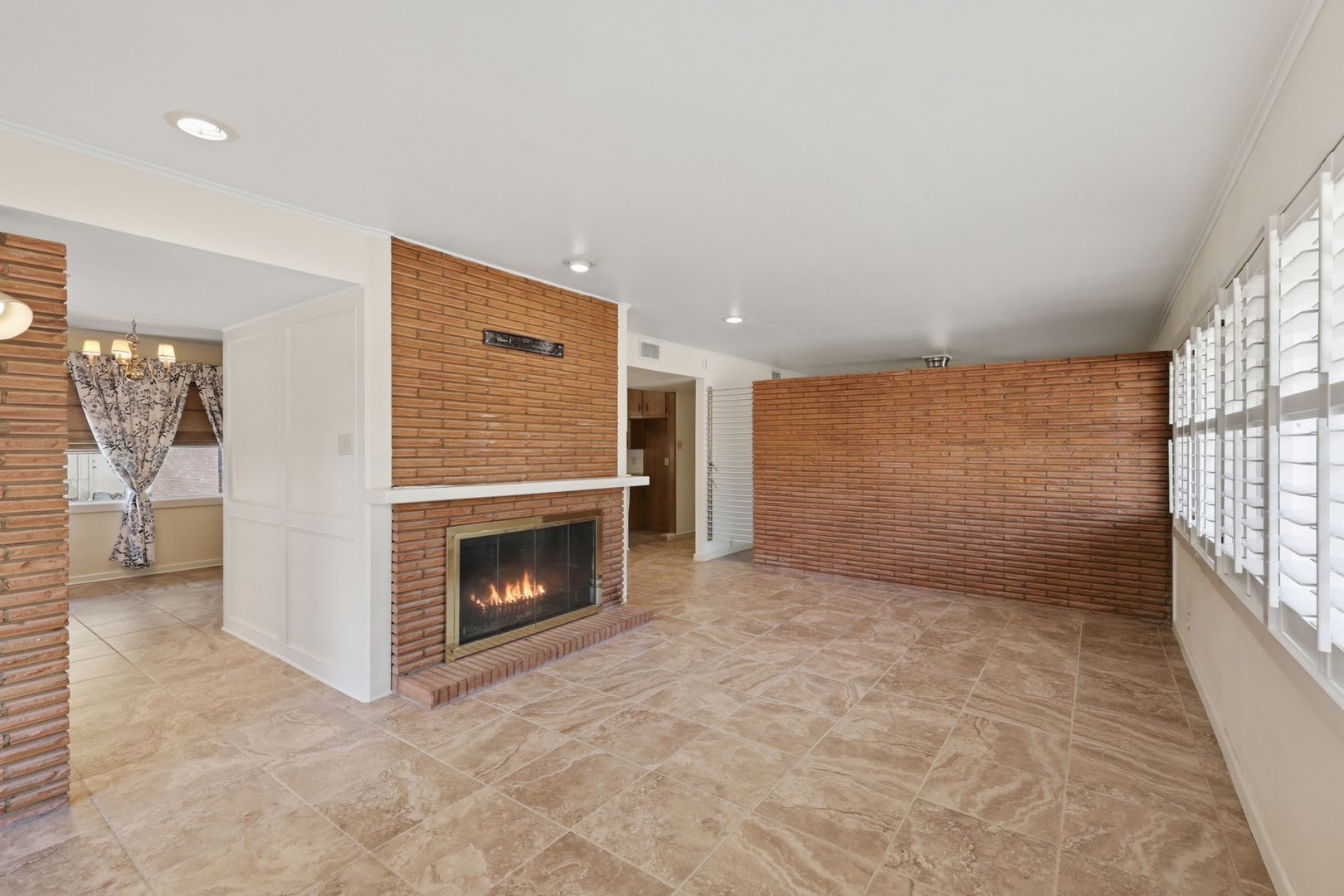 AVAILABLE NOW! Charming Mid-Century Gem Near TAMU — 3 Bed/2 Bath in Bryan – photo 2