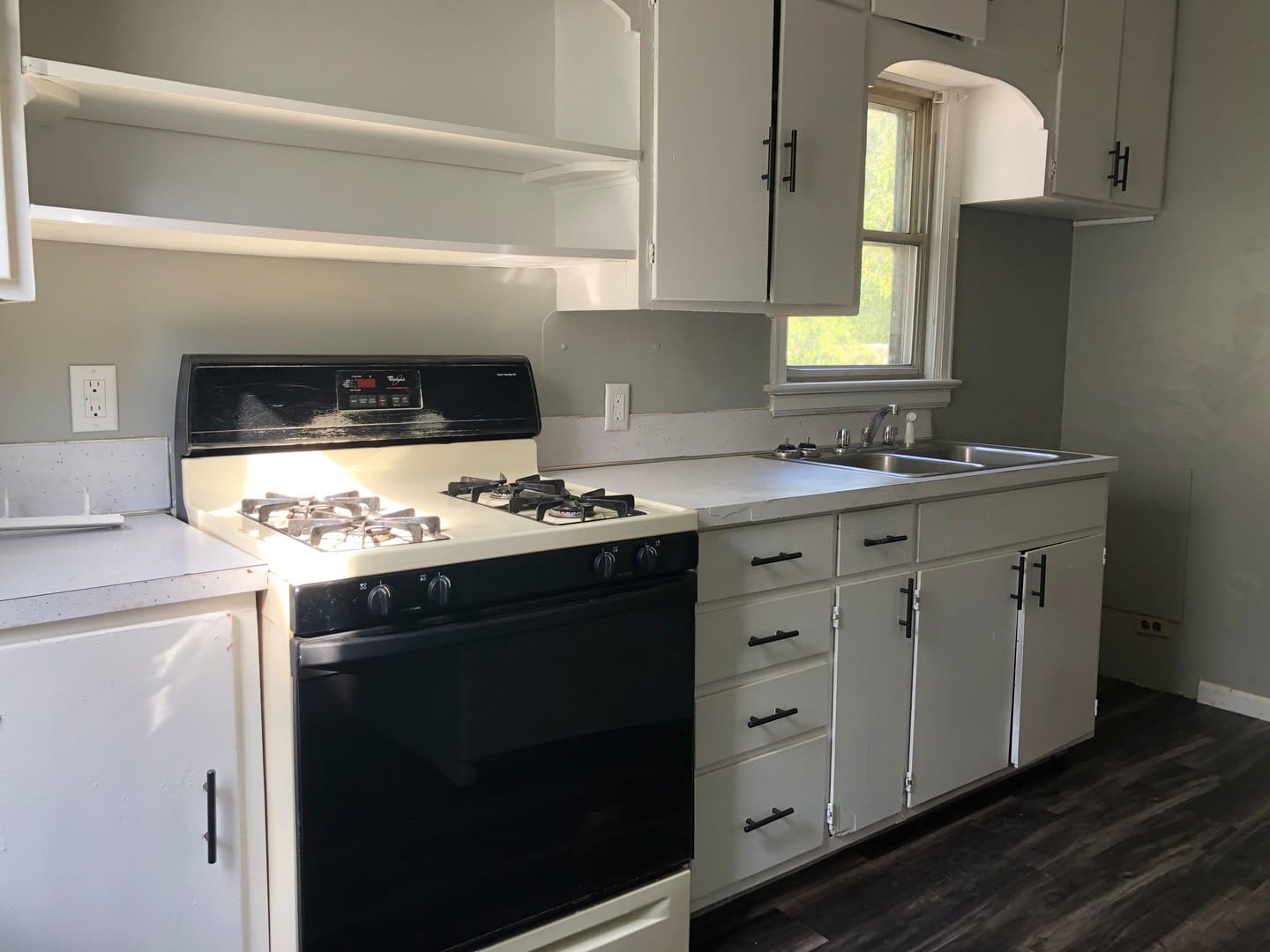 Updated 2 Bedroom, 1 Bathroom House for Rent located at 121 Butler in Waterloo – photo 2