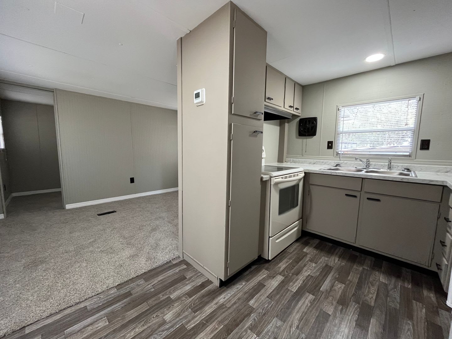2/1 Super Cute Newly Remodeled – photo 5