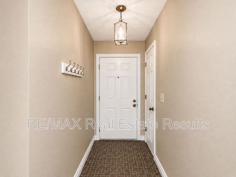 1810 Crouch St – photo 5