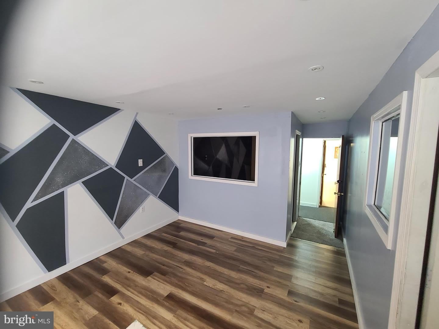 228 LONG LN – photo 4