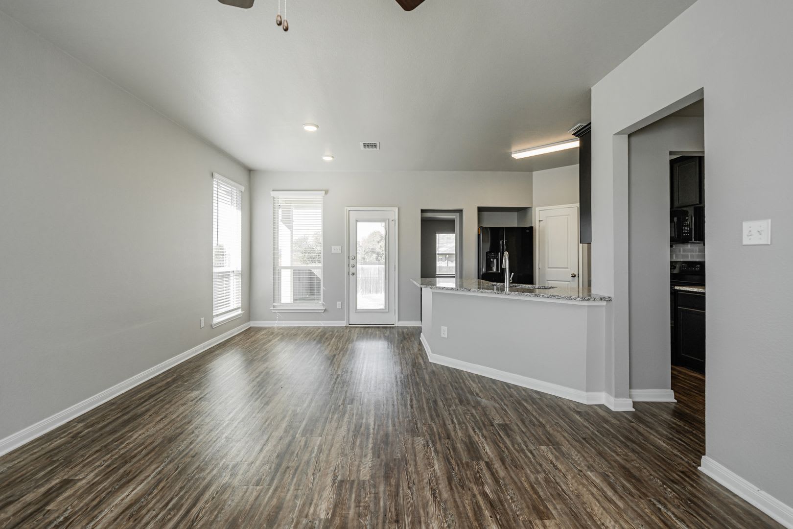 525 Fallbrook Dr – photo 5