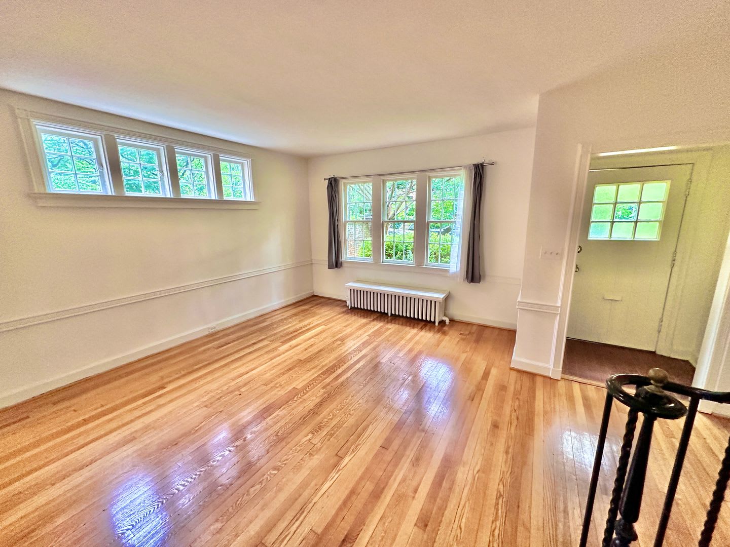 Spacious 6 bedroom 3.5 bath Tudor Townhouse w/Deck close to Georgetown University & Hospital – photo 5