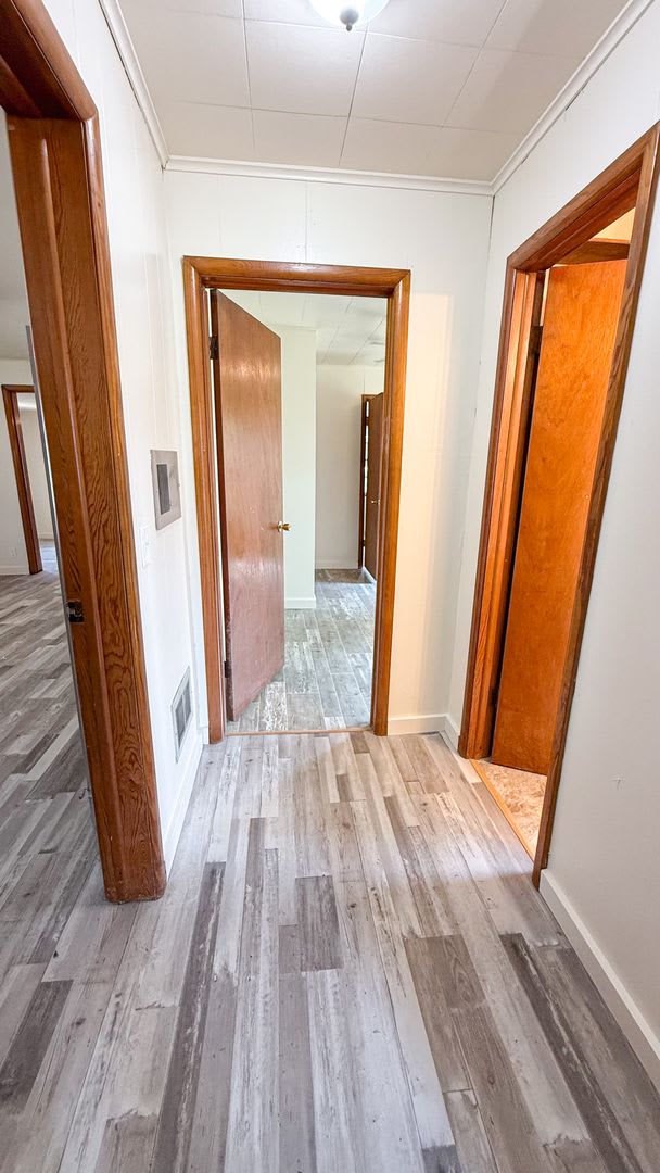 1104 E Main – photo 4
