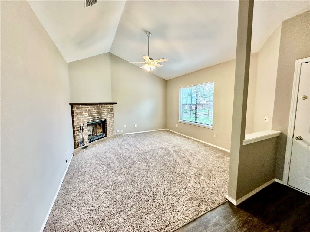 2437 W Gum Street – photo 3