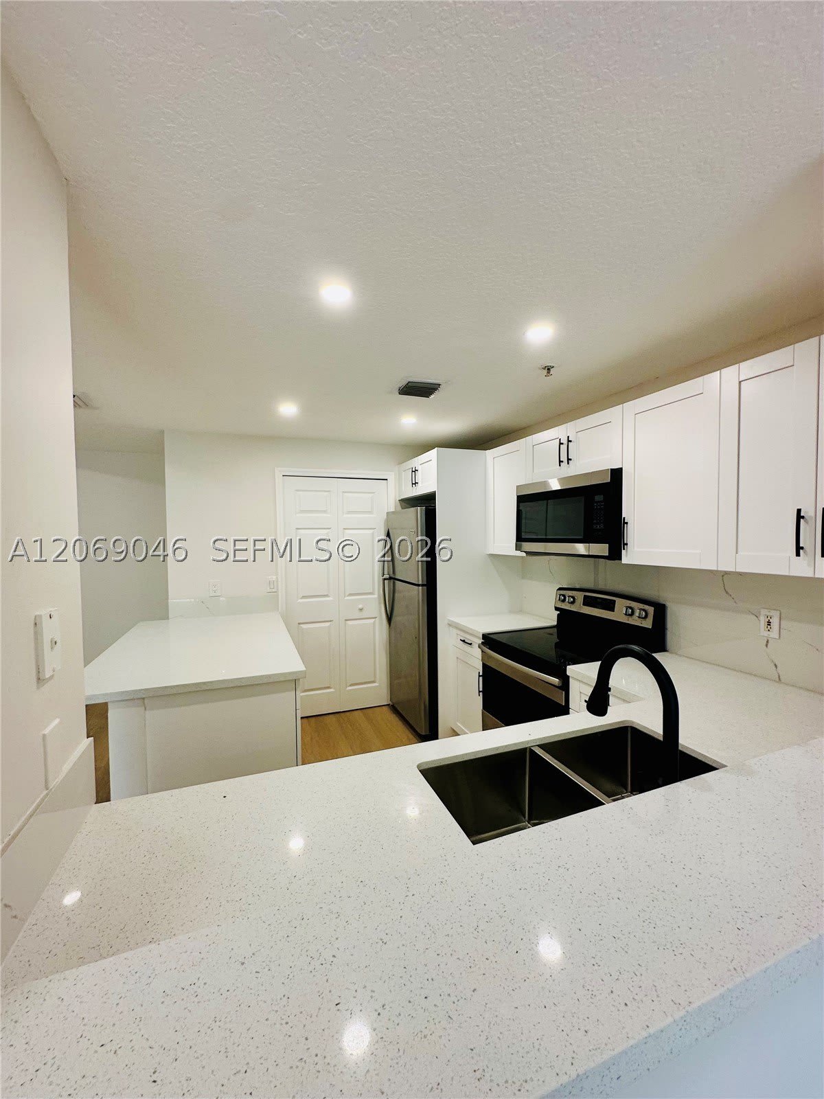 6560 NW 114th Ave – photo 3