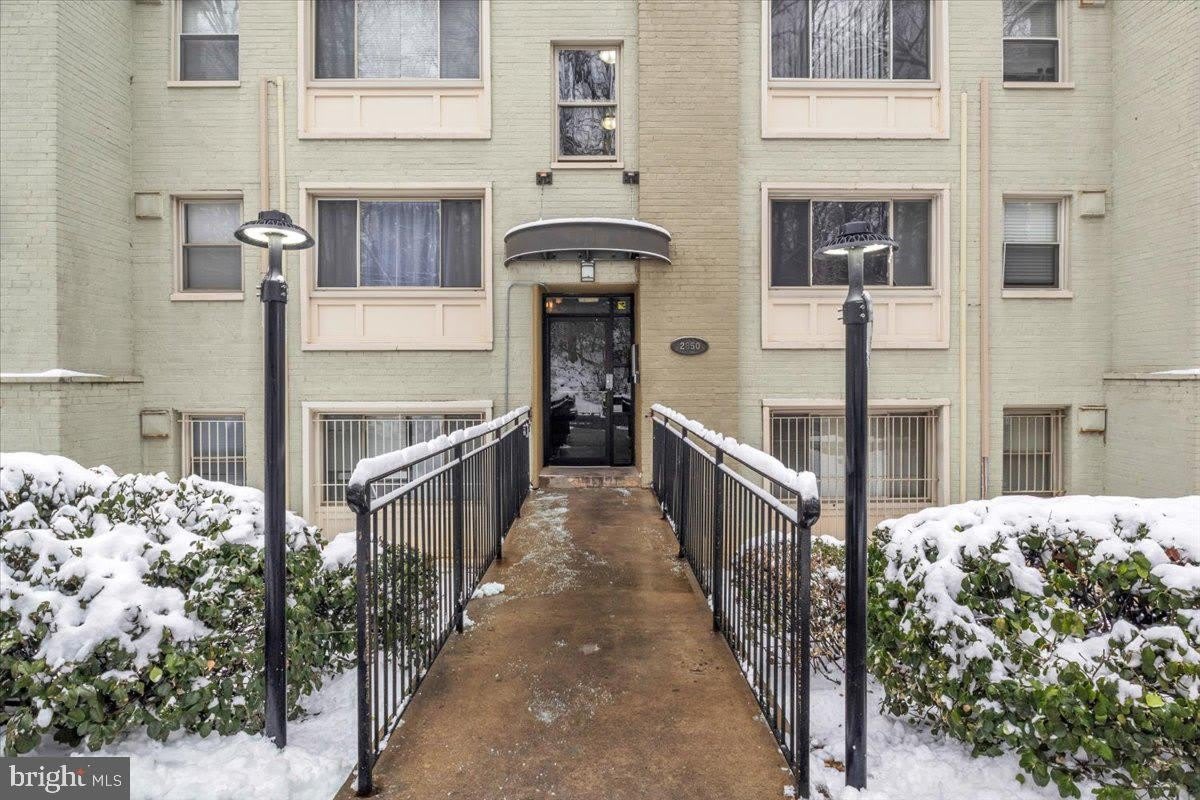 2850 HARTFORD Street SE – photo 1