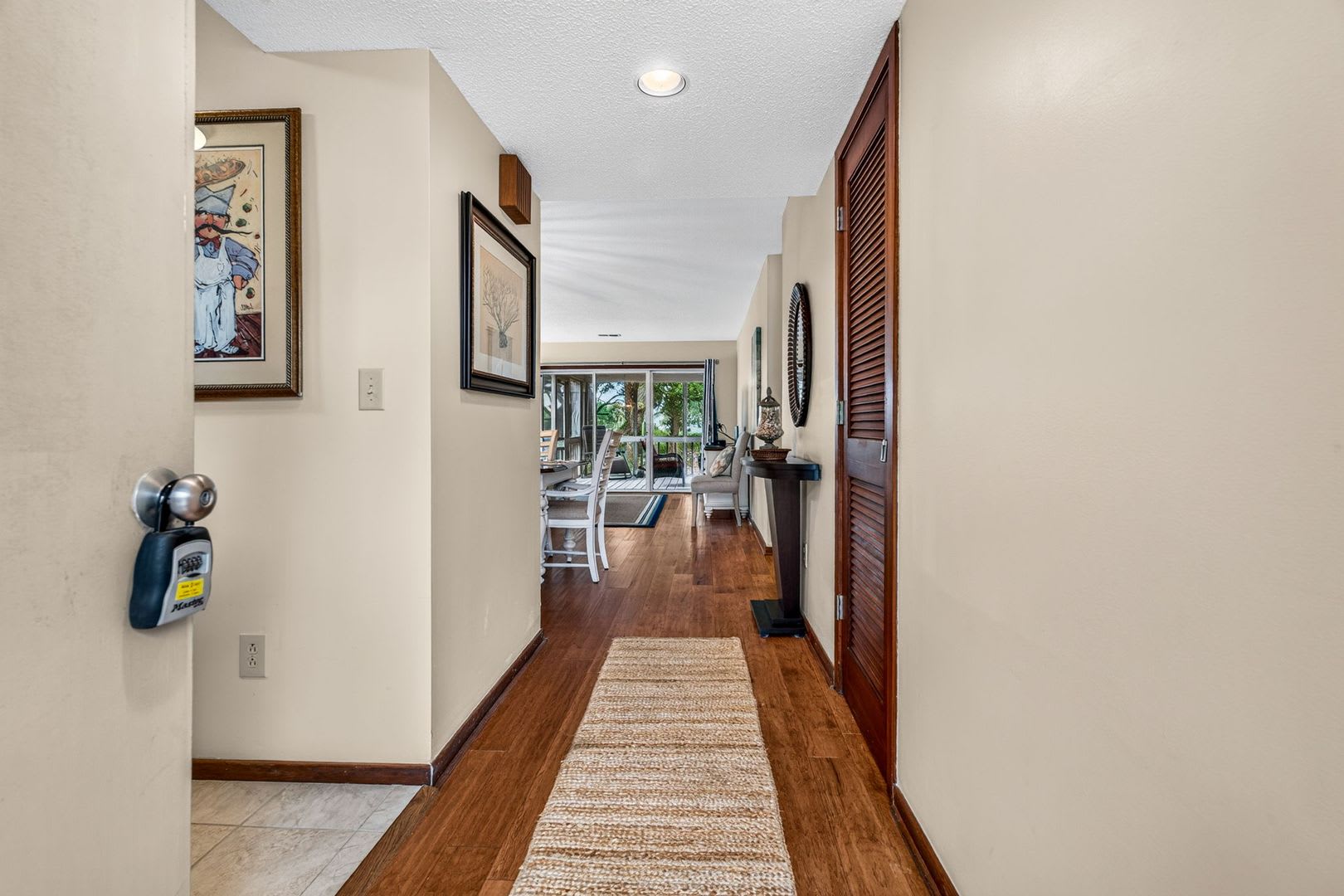 Coastal Living Just Minutes from Kiawah and Seabrook – photo 4