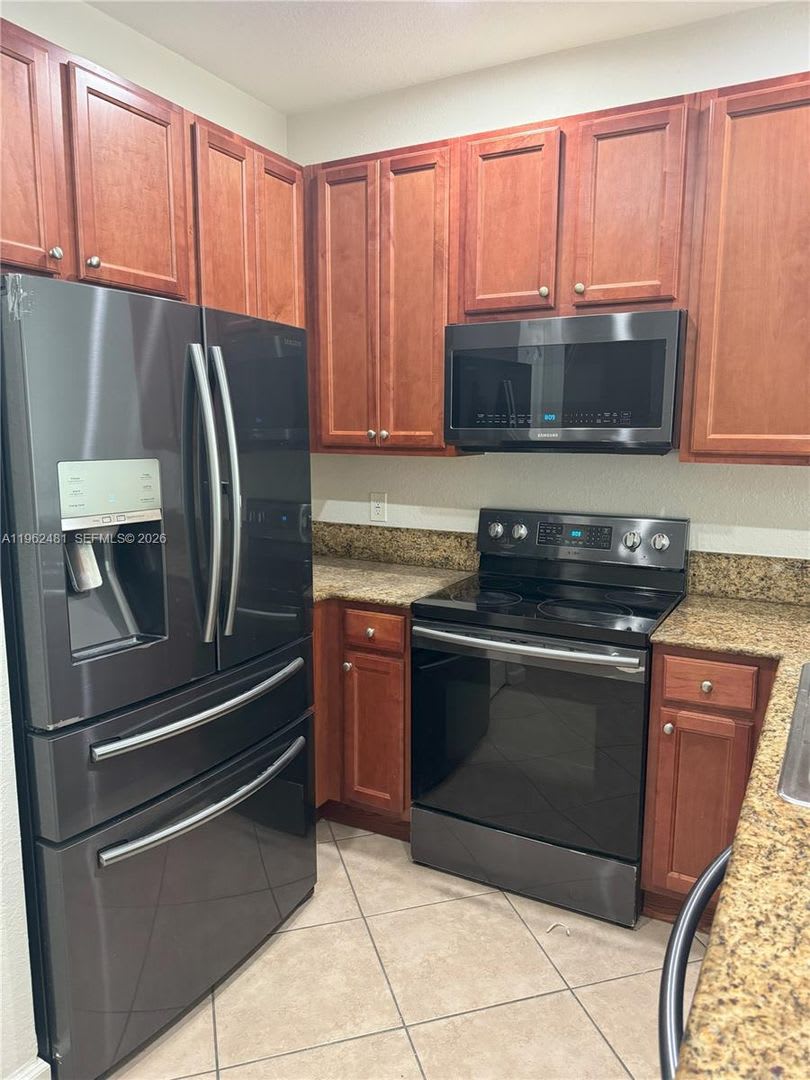 1048 Ne 30Th Avenue 1048 Homestead Fl 33033 – photo 2