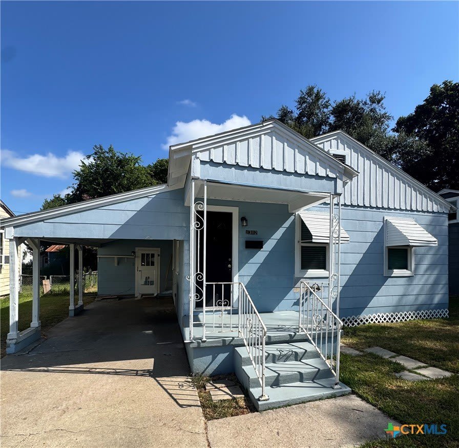 1312 E Mistletoe Avenue – photo 2