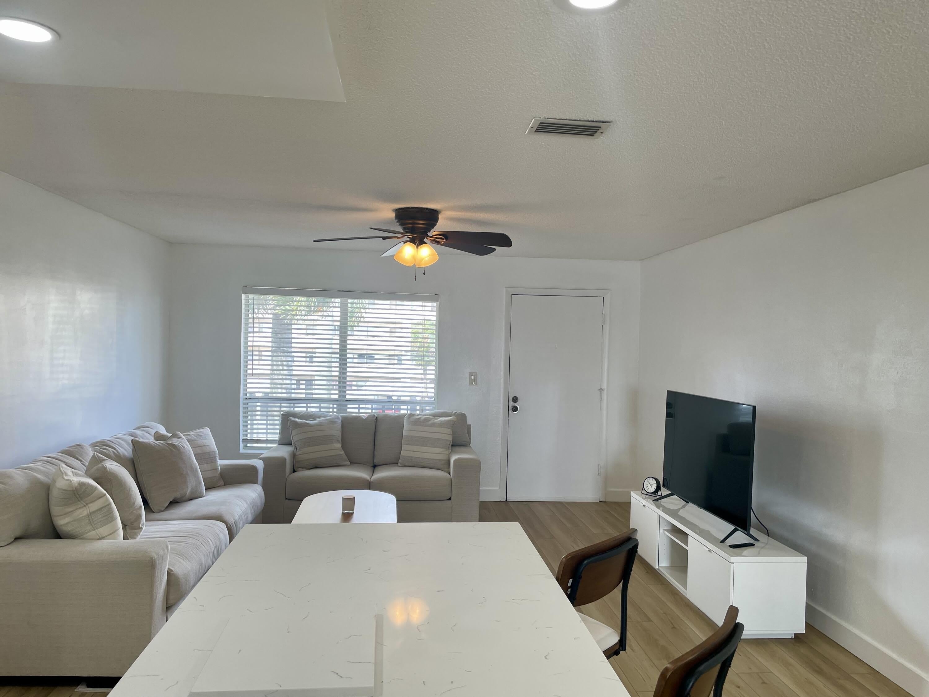 1100 Crystal Lake Drive – photo 4