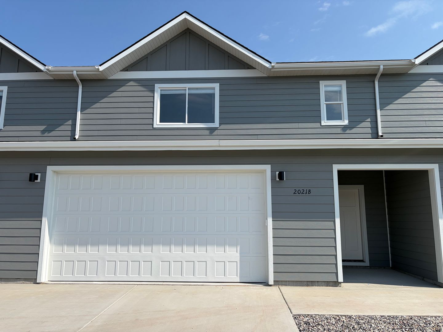 Brand New 3 Bed 2 5 Bath With Double Attached Garage In Belgrade – photo 1