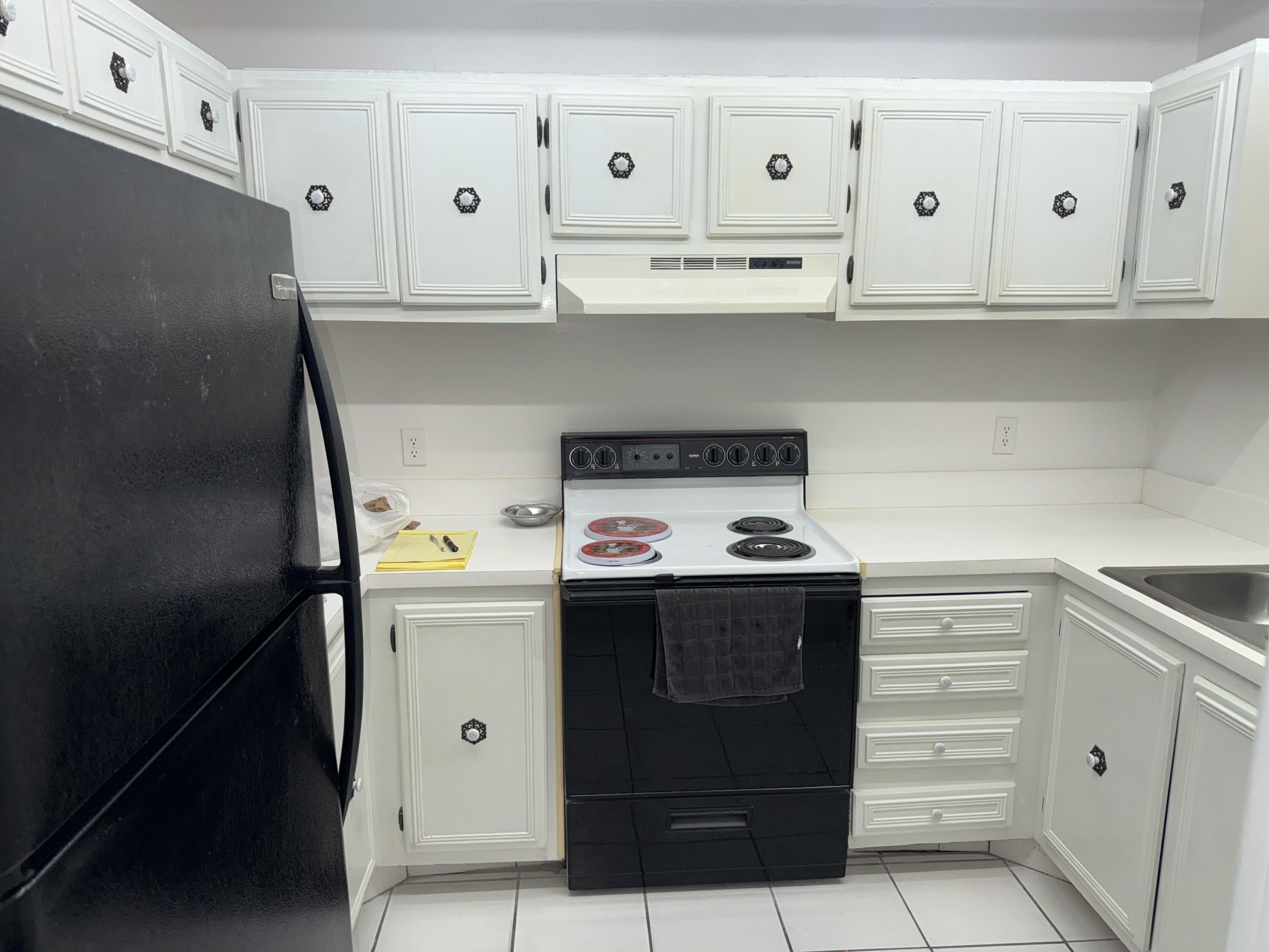 9450 LIVE OAK Place – photo 1