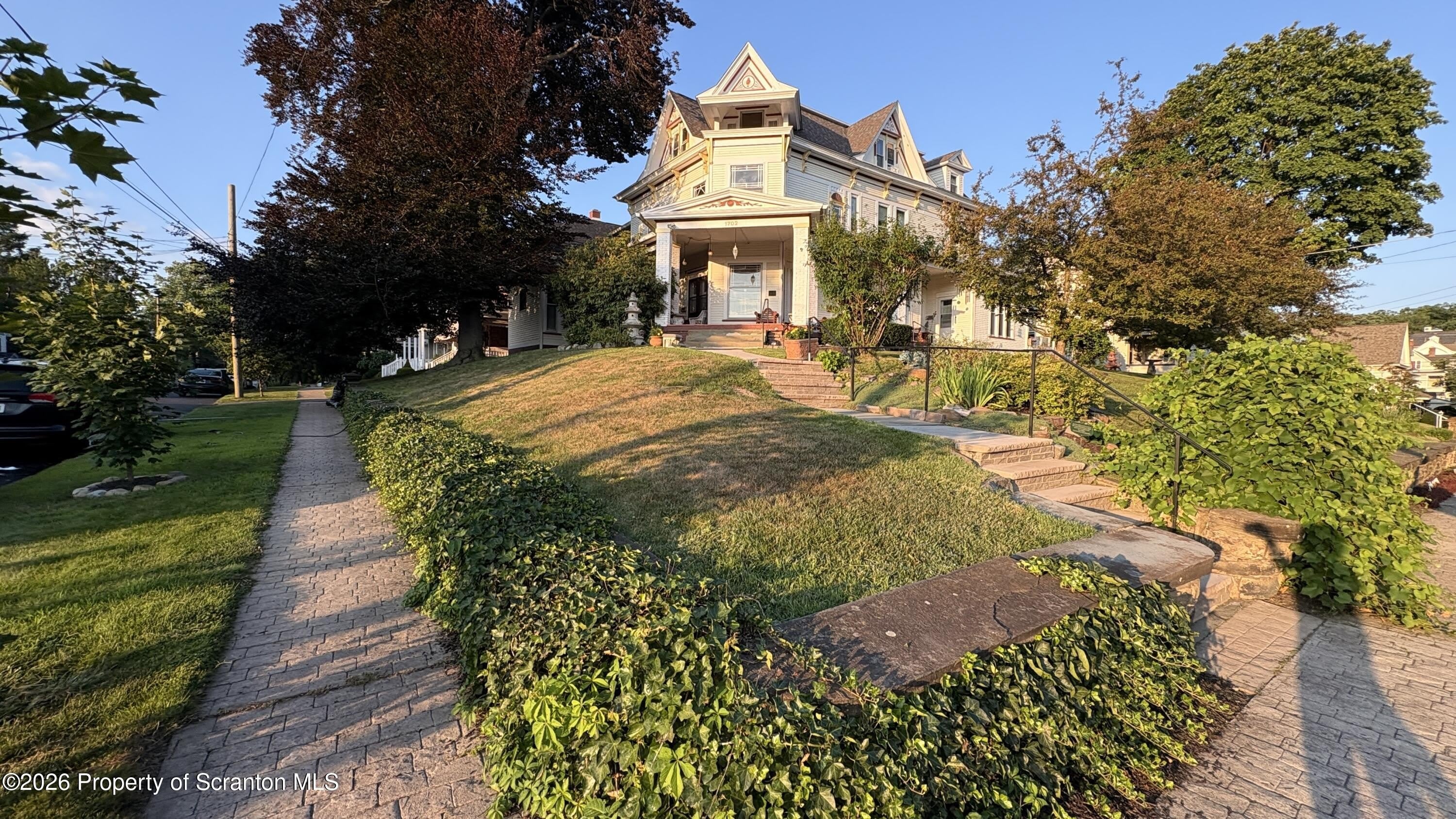 1702 Penn Avenue – photo 1