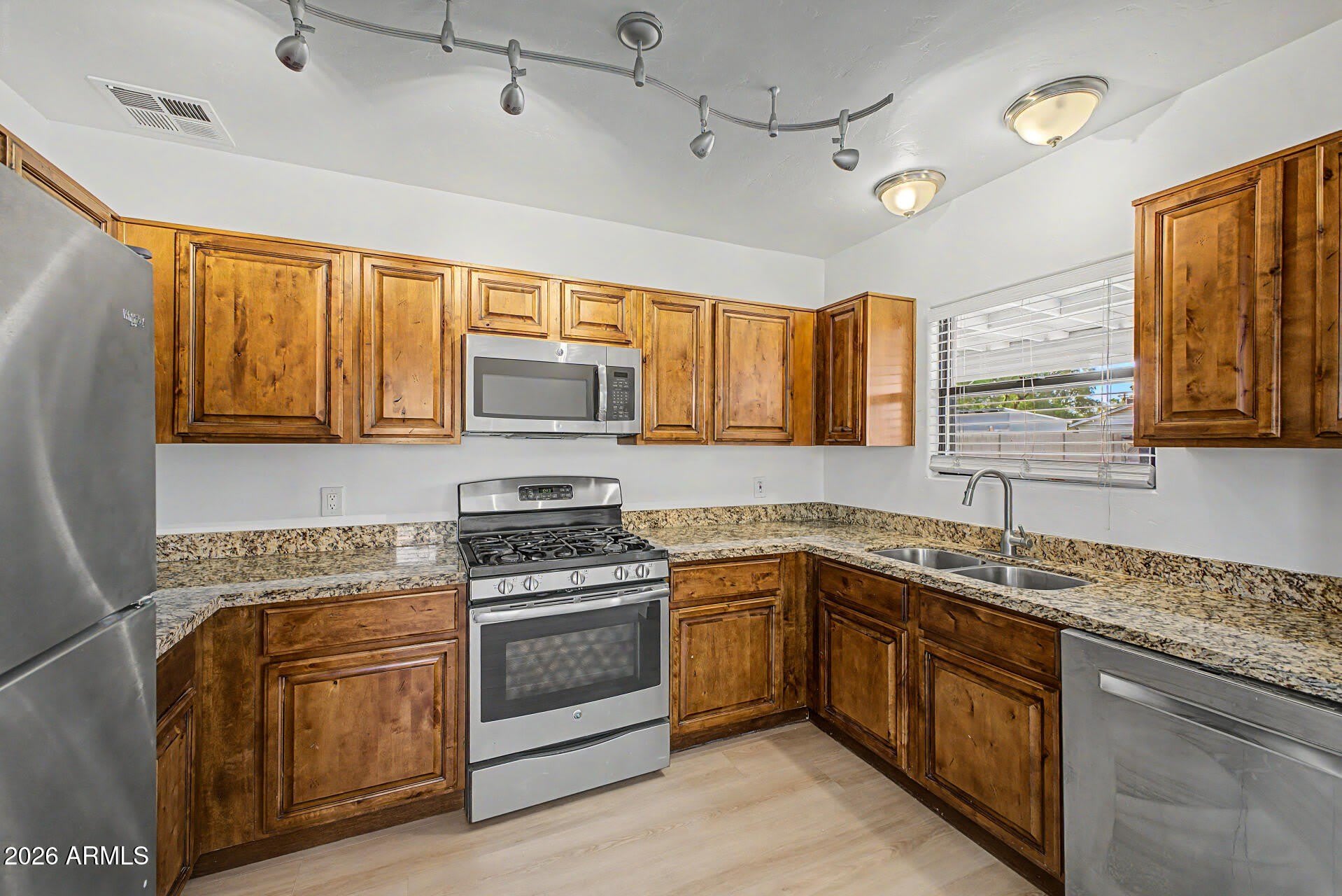156 W Highland Avenue – photo 4