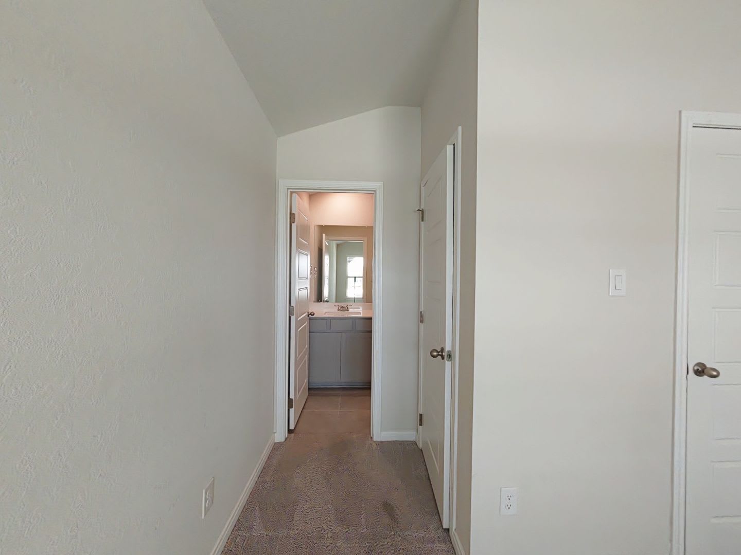 Spacious 4/3 with Mother-in-law suite – photo 5