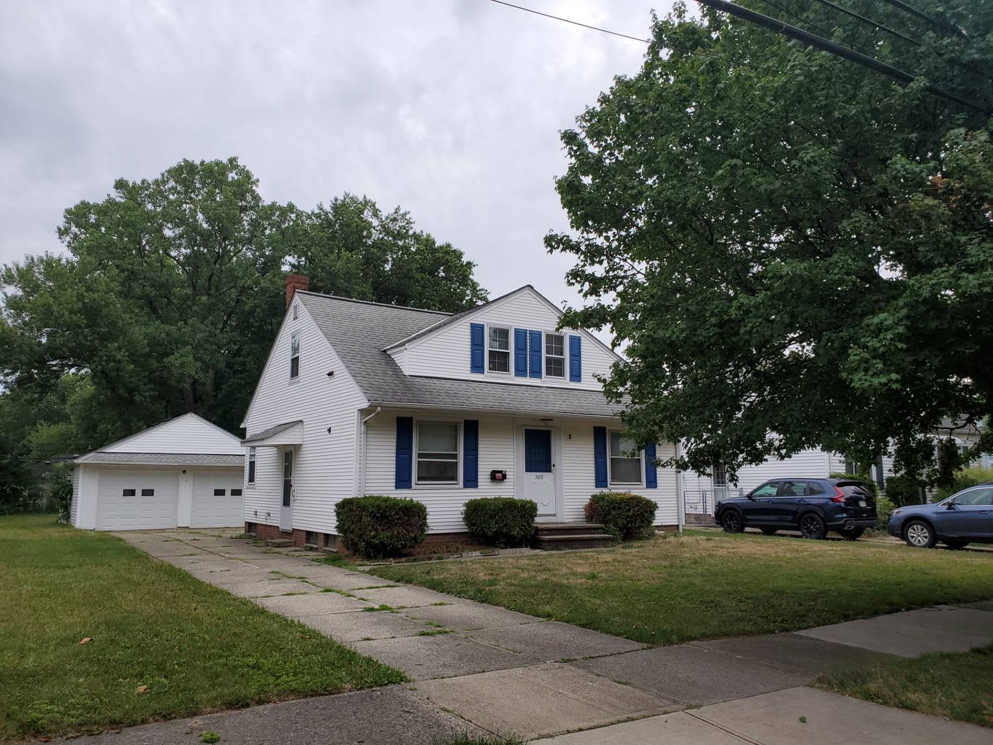 Charming 4-Bedroom Property in Prime Location – photo 2