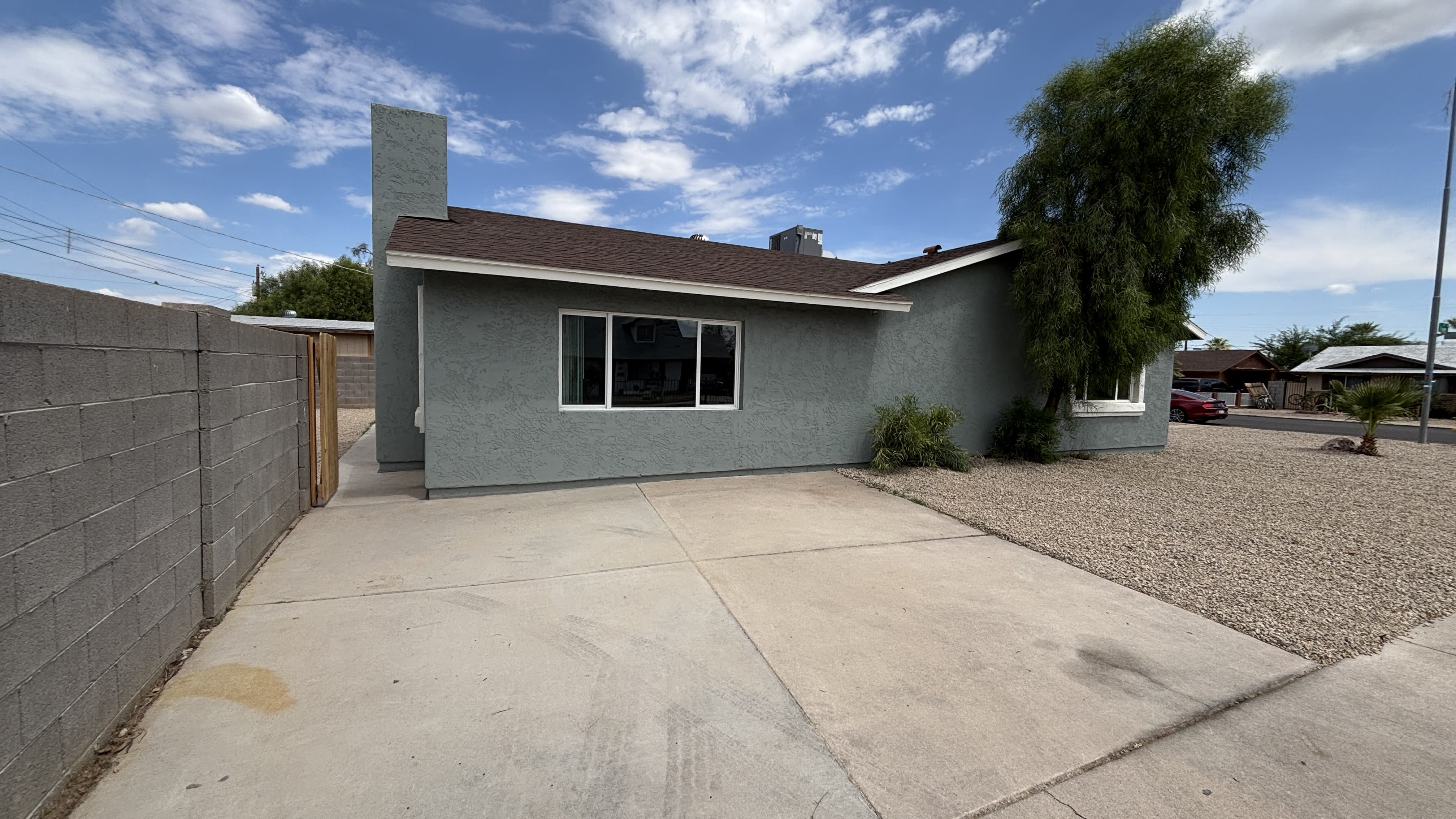 902 E 8th Ave – photo 3