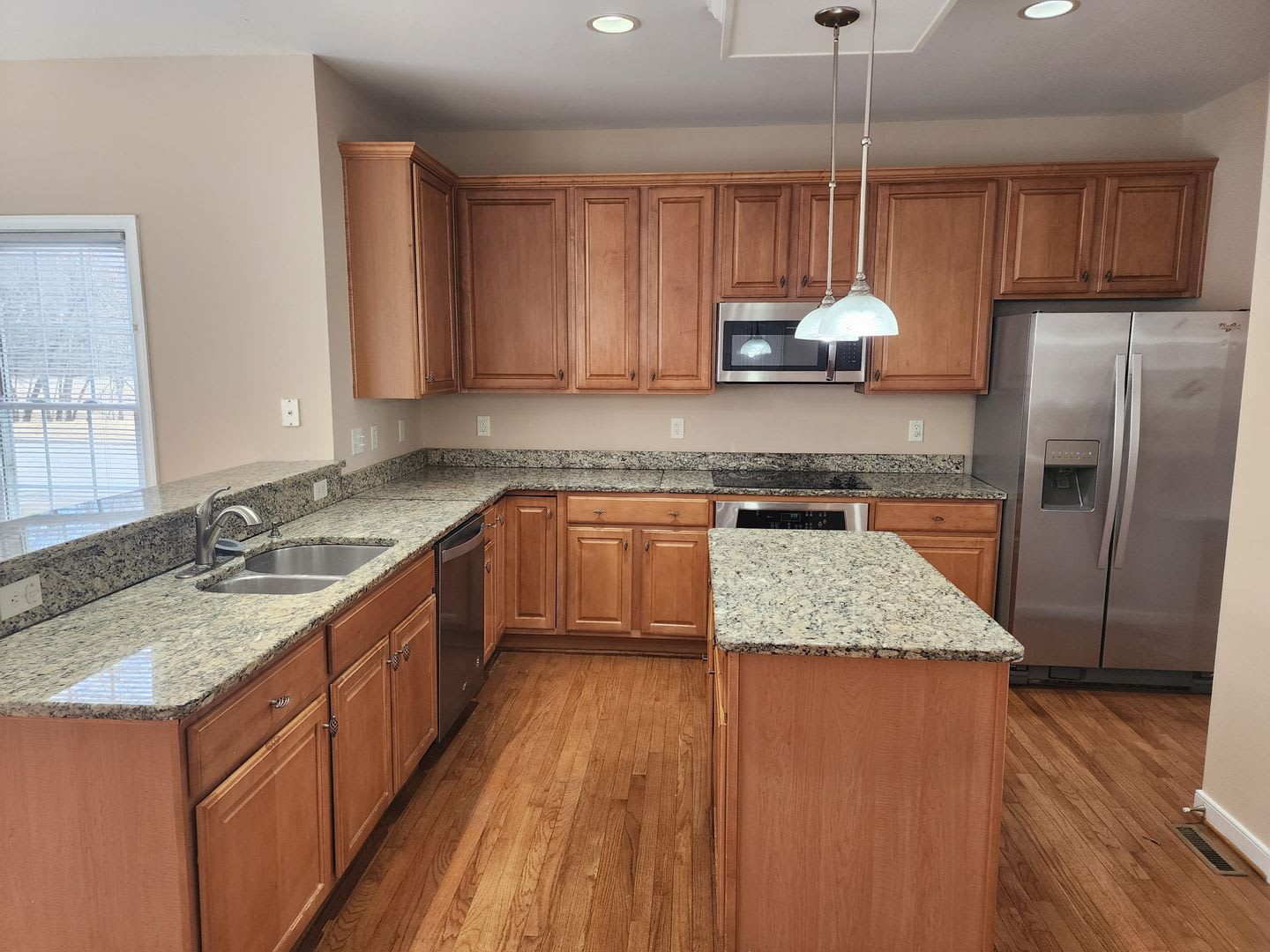 Stunning and Luxurious 4 Bedroom 2.5 Bath Home in the Crosspoint Subdivision – photo 3