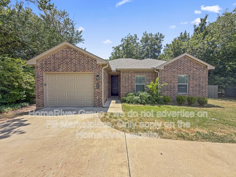 2024 E Lamar St – photo 1