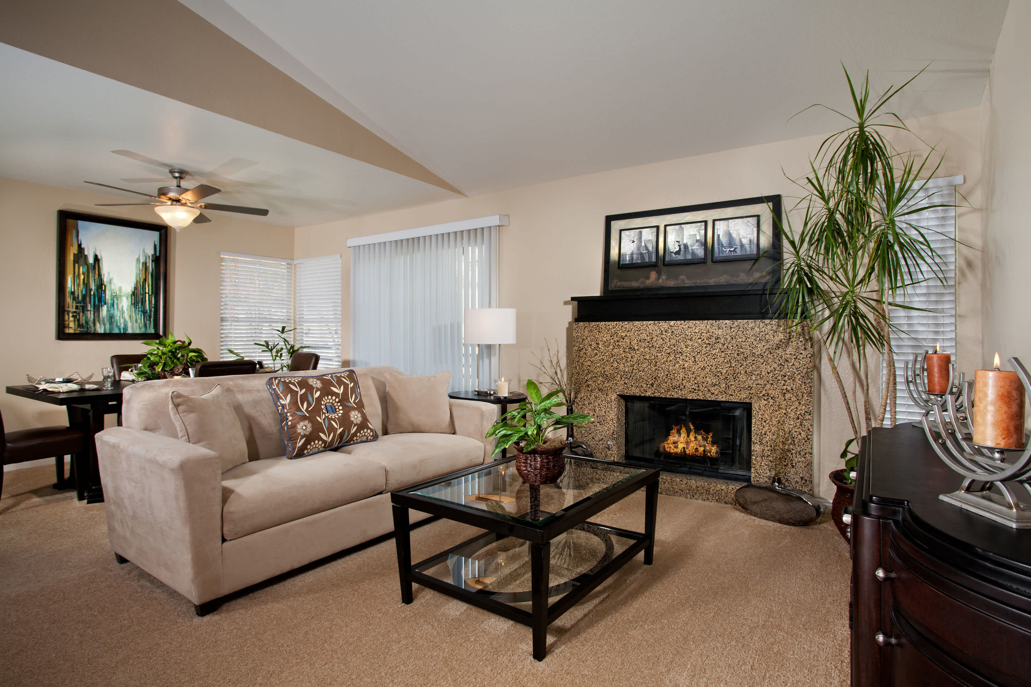 Elegantly Crafted Tantalizingly Spacious 4 Bedroom Home On Day Creek – photo 3