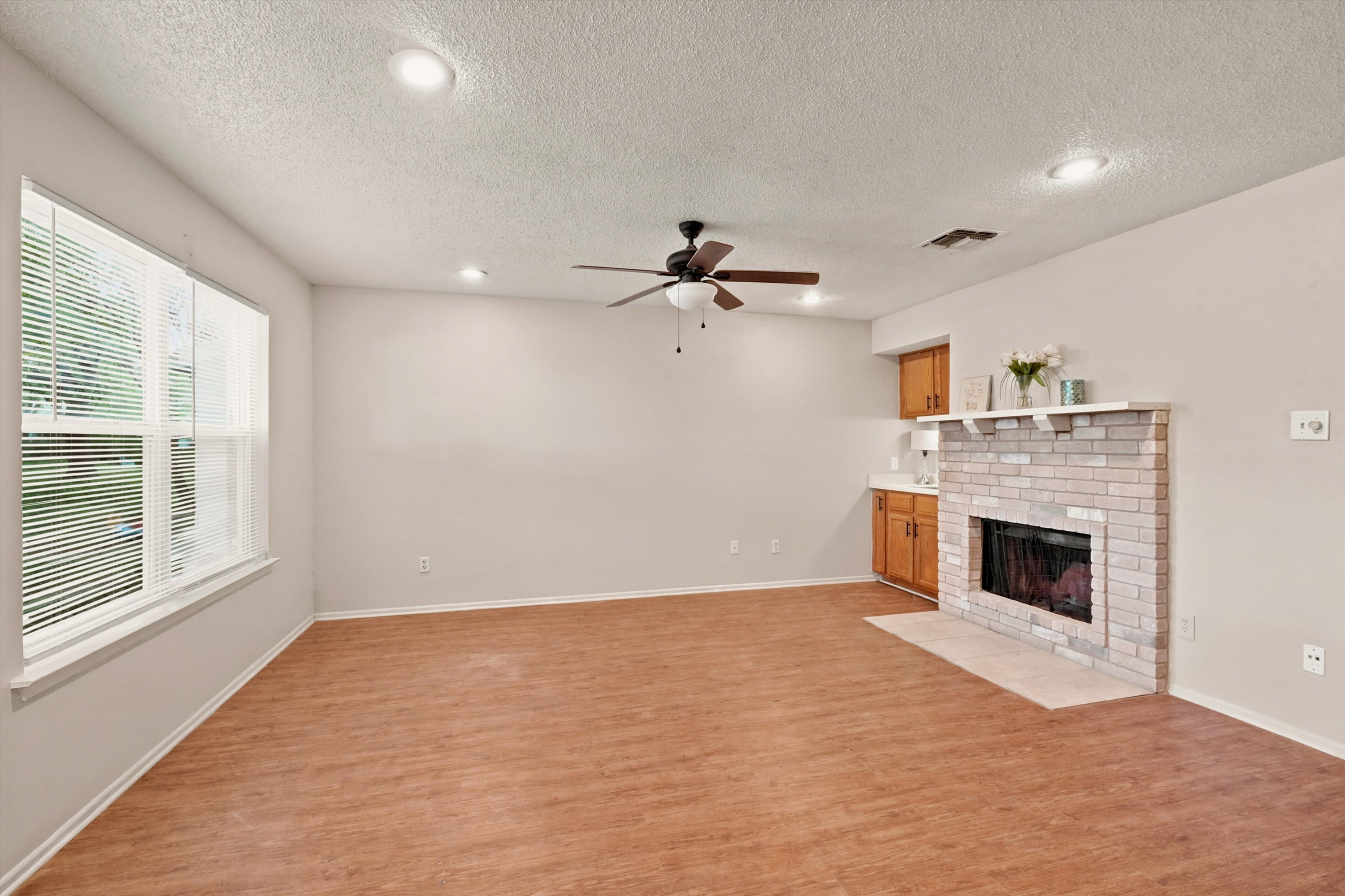 11136 El Sendero Street – photo 4
