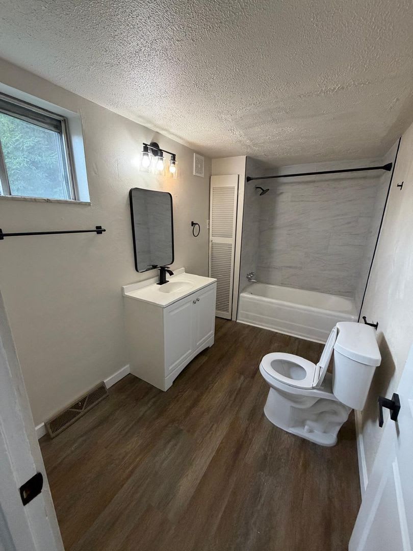 Charming 3Br Home In Wilmerding Section 8 Considered – photo 5