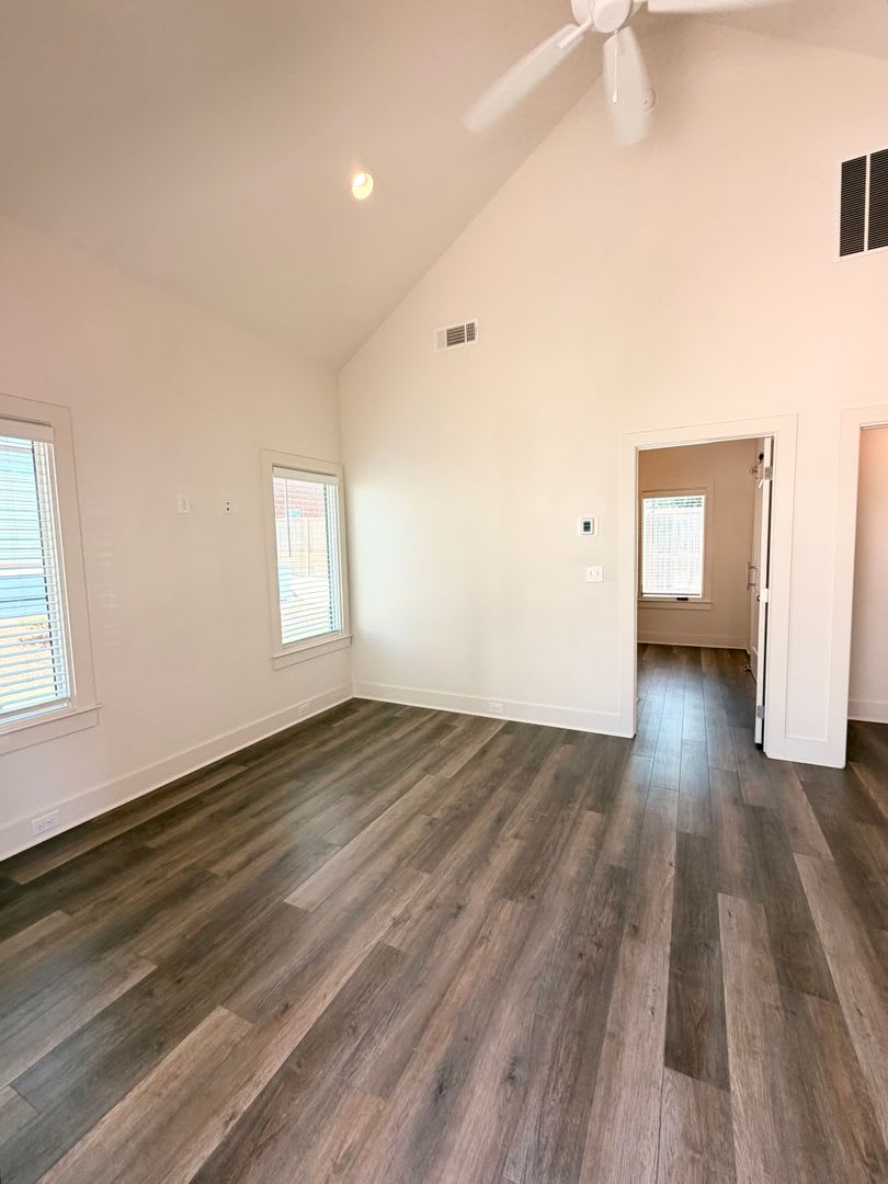 1Bed/1Bath Available in The Cottage District! – photo 2