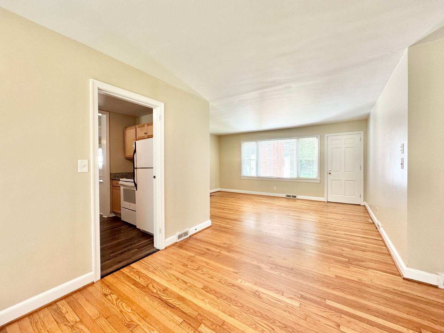 3 BR close to Lindley Park and Arboretum – photo 4