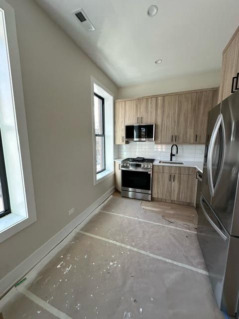 2258 N Southport – photo 2