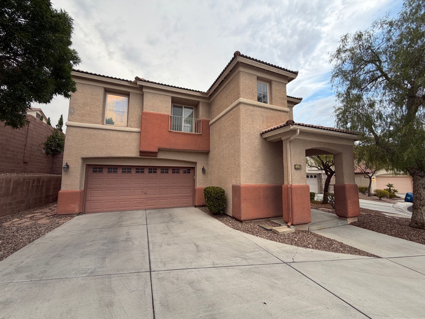 LAS VEGAS TWO STORY HOME WITH 4 BEDROOMS!! – photo 1