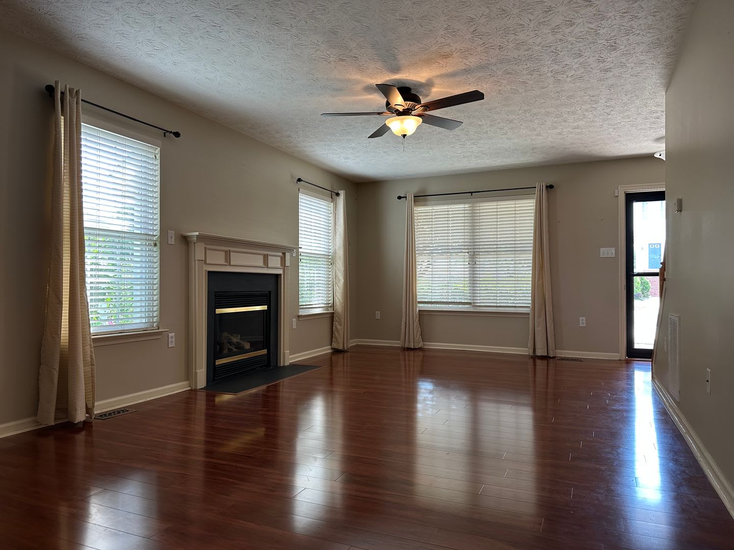 2066 Honeysuckle Lane – photo 4