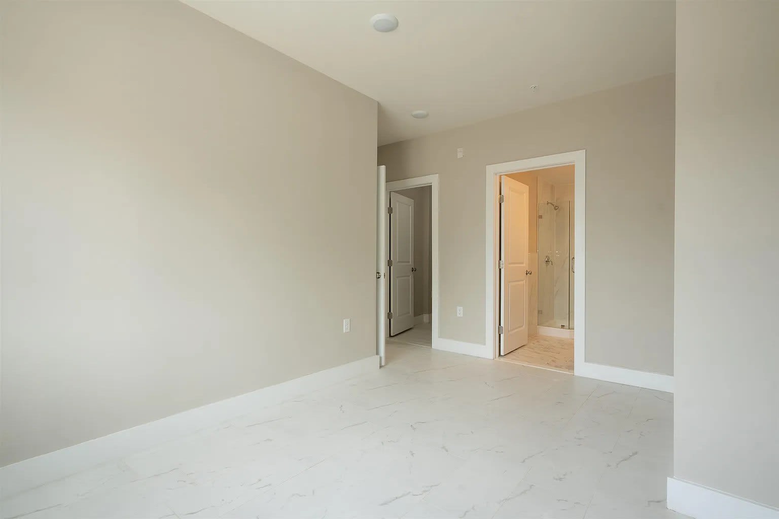 242 Beacon Ave – photo 5