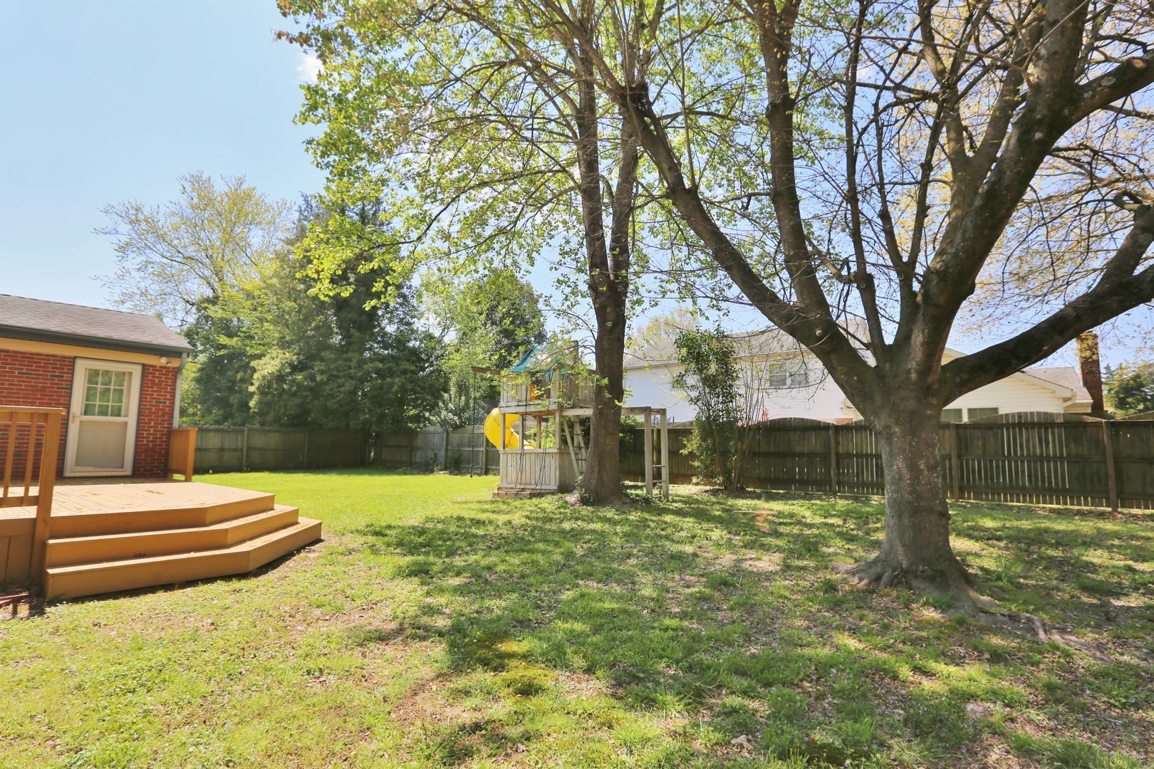 Laurel Cove Home Available 09 25 26 Awesome Schools Great Central Location All Appliances Convey – photo 3