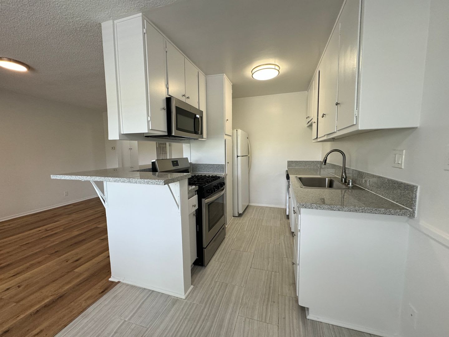11330 Ohio Ave. – photo 1