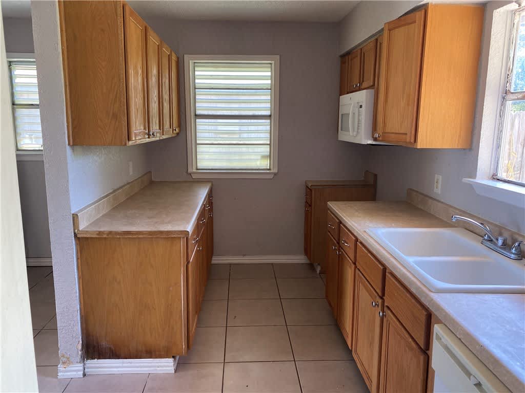 1233 Baywood Lane – photo 3