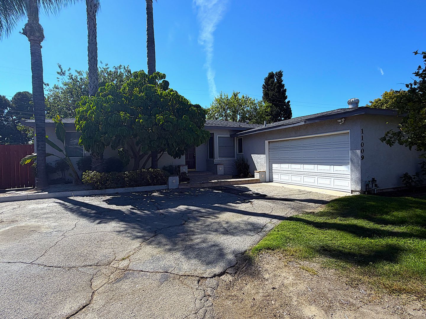 GORGEOUS 4BED/2BTH SINGLE FAMILY HOME IN QUIET AREA OF GRANADA HILLS – photo 1