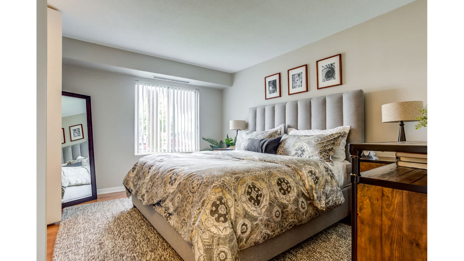 Twin Lake Towers Apartments – photo 3